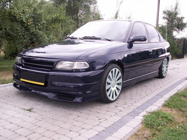 Opel Astra F Facelift - Grill