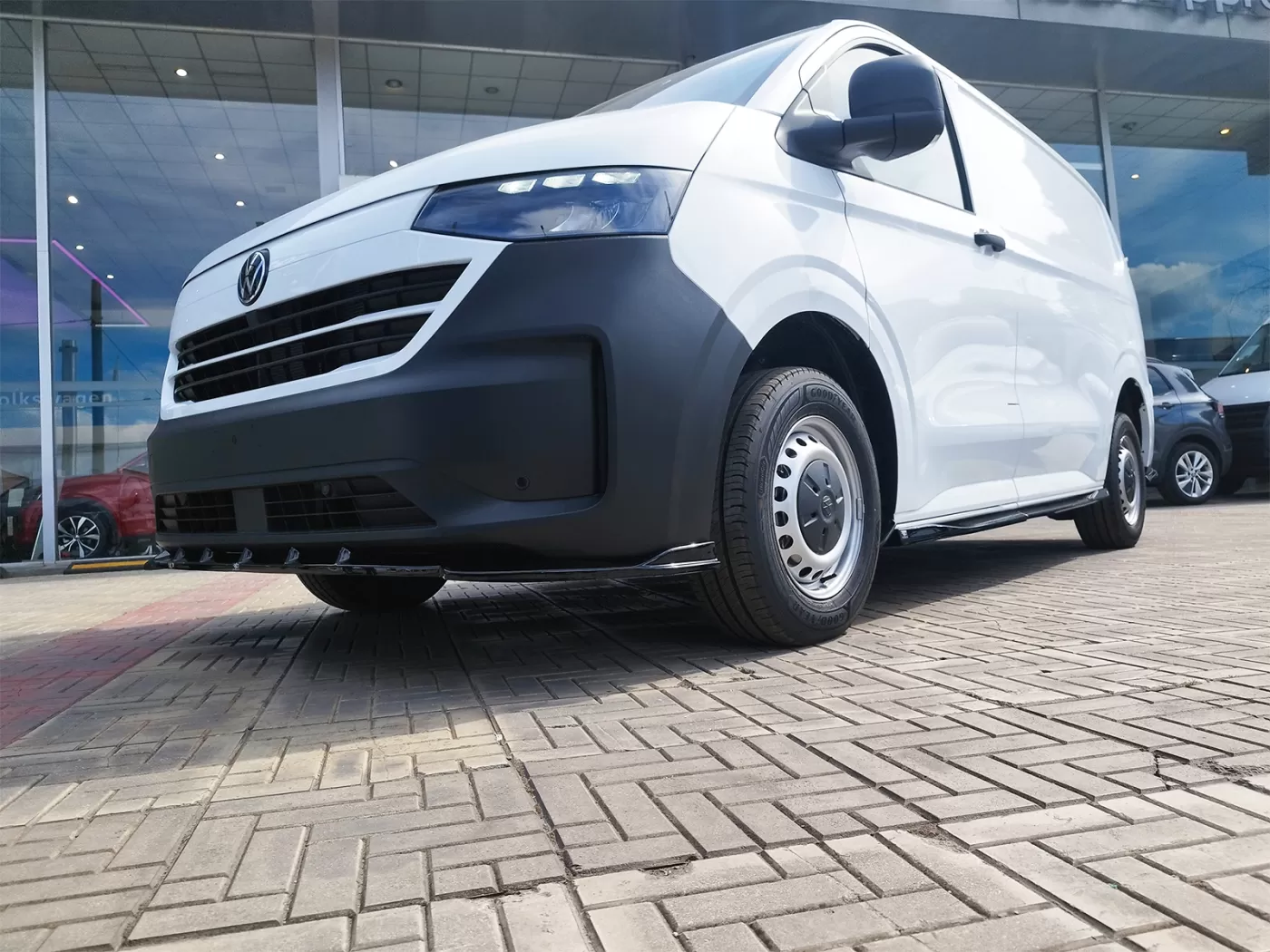 VW T7 SWB - Sideskirts Extensions V2